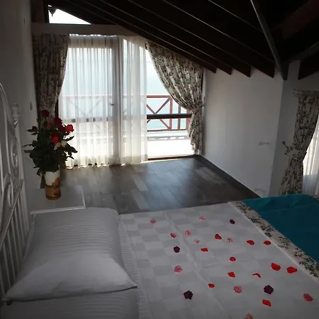 アパートホテル Tasada カラブルン