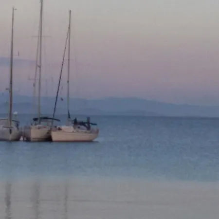 アパートホテル Tasada カラブルン